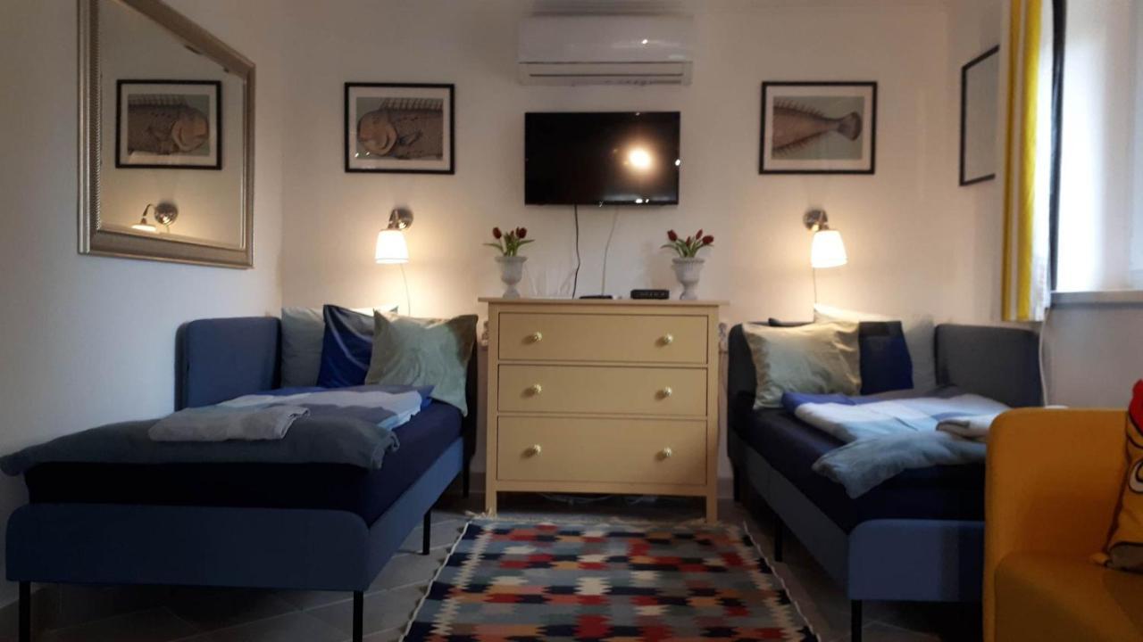 Fueloep Villa Apartmanhaz バラトンセペズド エクステリア 写真