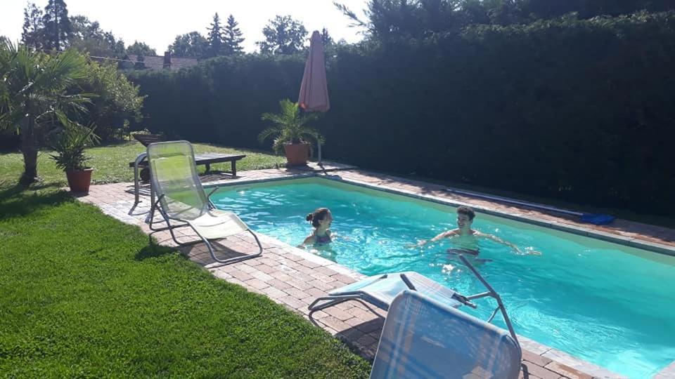 Fueloep Villa Apartmanhaz バラトンセペズド エクステリア 写真