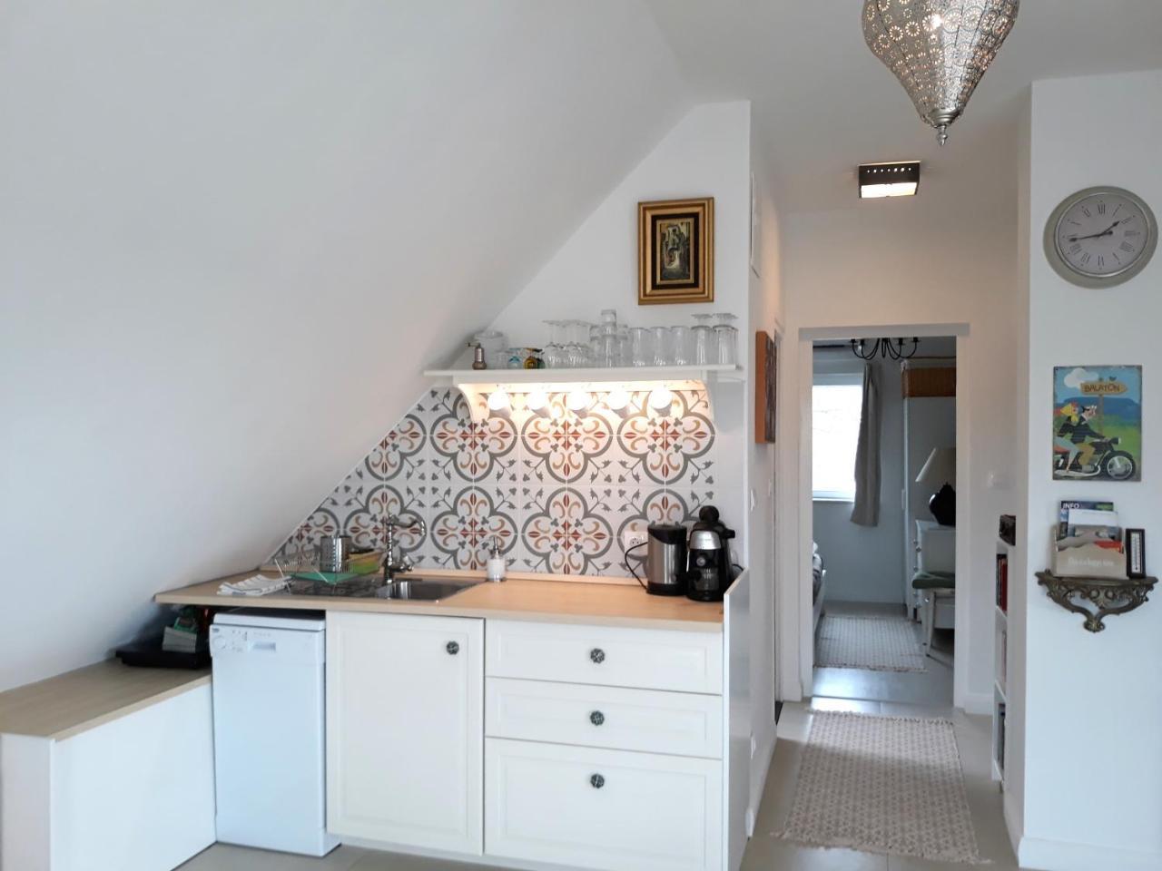 Fueloep Villa Apartmanhaz バラトンセペズド エクステリア 写真