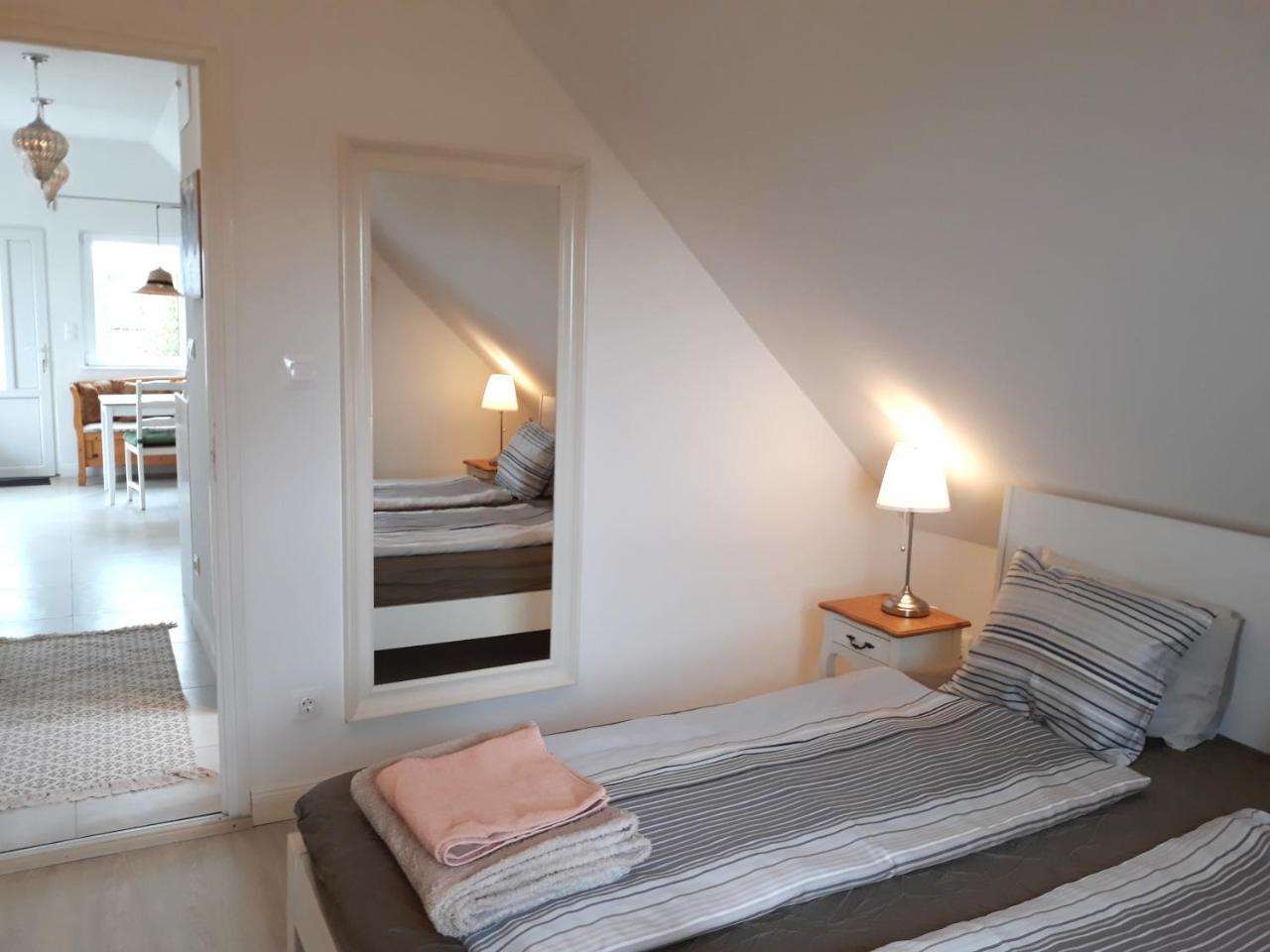 Fueloep Villa Apartmanhaz バラトンセペズド エクステリア 写真